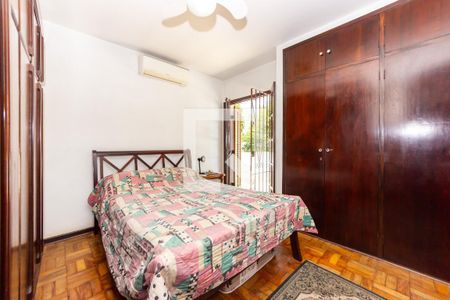 Casa à venda com 225m², 4 quartos e 2 vagas Casa à venda com 225m², 4 quartos e 2 vagasSuíte 2