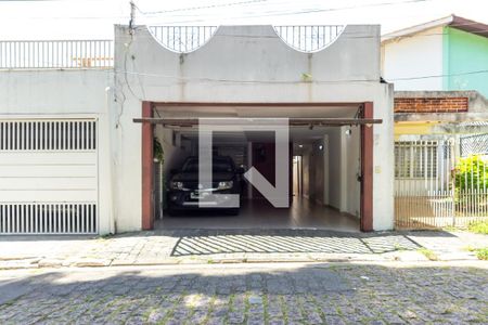 Casa à venda com 225m², 4 quartos e 2 vagas Casa à venda com 225m², 4 quartos e 2 vagasGaragem