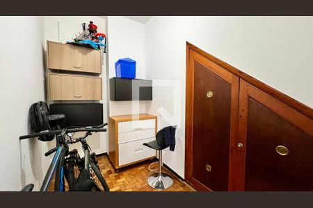 Apartamento à venda com 120m², 4 quartos e 1 vaga Apartamento à venda com 120m², 4 quartos e 1 vagaQuarto de Serviço