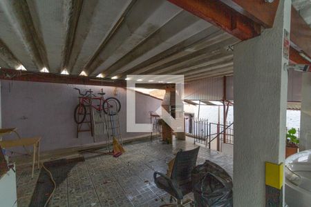 Casa à venda com 240m², 3 quartos e 4 vagasQuintal/Garagem