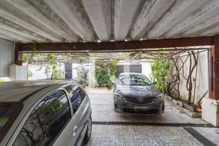 Casa à venda com 240m², 3 quartos e 4 vagasQuintal/Garagem