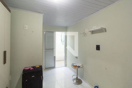 Casa à venda com 240m², 3 quartos e 4 vagasSuíte 2