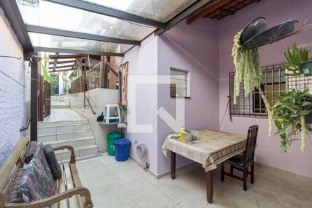 Casa à venda com 240m², 3 quartos e 4 vagasQuintal