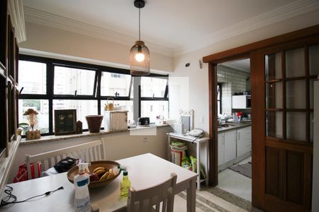 Apartamento à venda com 149m², 4 quartos e 2 vagasCopa