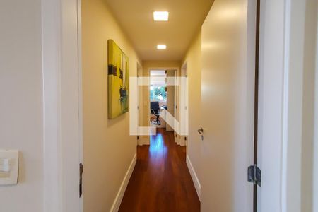 Apartamento à venda com 151m², 3 quartos e 3 vagas Apartamento à venda com 151m², 3 quartos e 3 vagascorredor