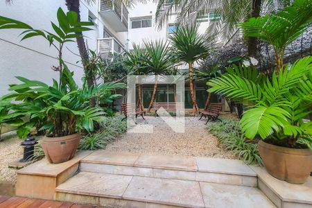 Apartamento à venda com 151m², 3 quartos e 3 vagas Apartamento à venda com 151m², 3 quartos e 3 vagasjardim