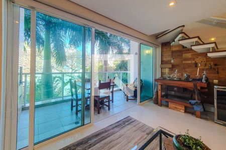 Apartamento à venda com 151m², 3 quartos e 3 vagas Apartamento à venda com 151m², 3 quartos e 3 vagassala varanda