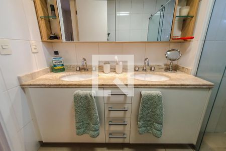 Apartamento à venda com 151m², 3 quartos e 3 vagas Apartamento à venda com 151m², 3 quartos e 3 vagasquarto 3 suite 3