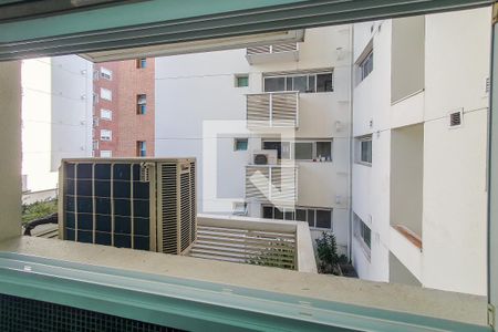 Apartamento à venda com 151m², 3 quartos e 3 vagas Apartamento à venda com 151m², 3 quartos e 3 vagasÁrea de Serviço