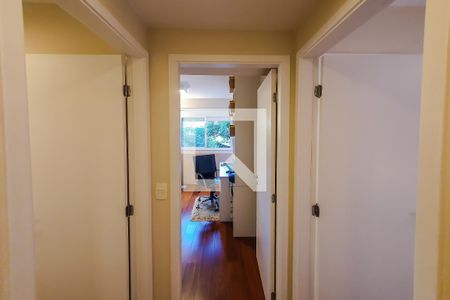 Apartamento à venda com 151m², 3 quartos e 3 vagas Apartamento à venda com 151m², 3 quartos e 3 vagascorredor