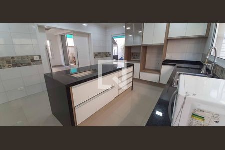 Casa à venda com 398m², 6 quartos e sem vaga Casa à venda com 398m², 6 quartos e sem vagaCozinha