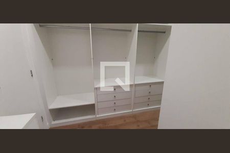 Casa à venda com 398m², 6 quartos e sem vaga Casa à venda com 398m², 6 quartos e sem vagaCloset da Suíte 2