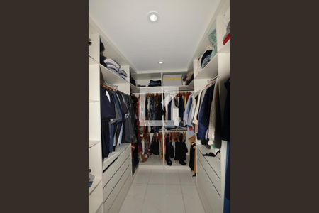 Apartamento à venda com 114m², 4 quartos e 2 vagasCloset