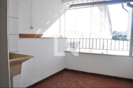 Casa à venda com 212m², 3 quartos e 1 vaga Casa à venda com 212m², 3 quartos e 1 vagaCasa 01 - Área de Serviço