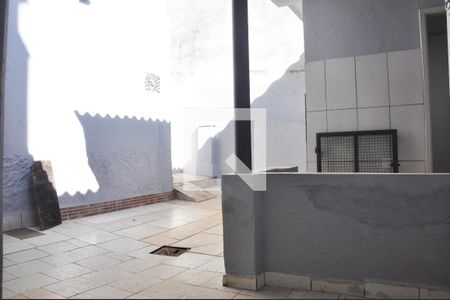 Casa à venda com 212m², 3 quartos e 1 vaga Casa à venda com 212m², 3 quartos e 1 vagaCasa 03 - Quintal e Área de Serviço