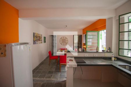 Casa à venda com 250m², 2 quartos e 3 vagas