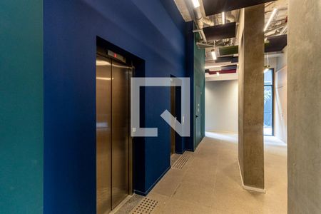 Apartamento à venda com 49m², 1 quarto e sem vagaElevadores