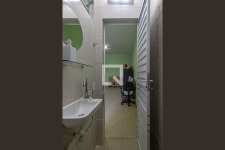 Casa à venda com 150m², 3 quartos e 3 vagaslavabo na garagem