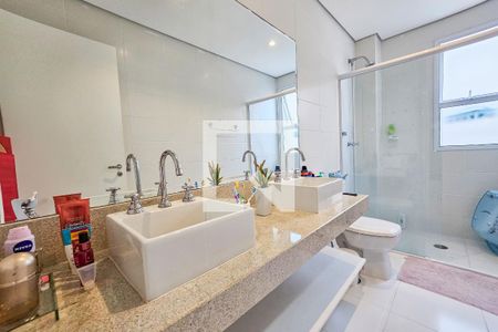 Casa de condomínio para alugar com 330m², 4 quartos e 4 vagas Casa de condomínio para alugar com 330m², 4 quartos e 4 vagasBanheiro da Suíte 1