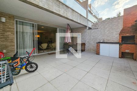 Casa de condomínio para alugar com 330m², 4 quartos e 4 vagas Casa de condomínio para alugar com 330m², 4 quartos e 4 vagasVaranda