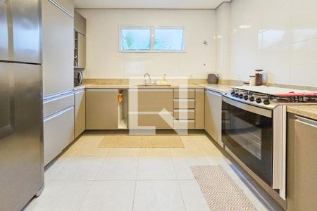 Casa de condomínio para alugar com 330m², 4 quartos e 4 vagas Casa de condomínio para alugar com 330m², 4 quartos e 4 vagasCozinha