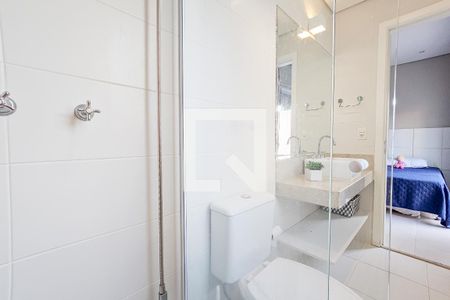 Casa de condomínio para alugar com 330m², 4 quartos e 4 vagas Casa de condomínio para alugar com 330m², 4 quartos e 4 vagasBanheiro da Suíte 4