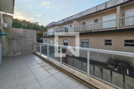 Casa de condomínio para alugar com 330m², 4 quartos e 4 vagas Casa de condomínio para alugar com 330m², 4 quartos e 4 vagasVaranda
