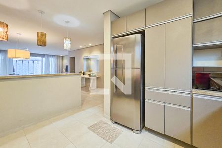 Casa de condomínio para alugar com 330m², 4 quartos e 4 vagas Casa de condomínio para alugar com 330m², 4 quartos e 4 vagasCozinha