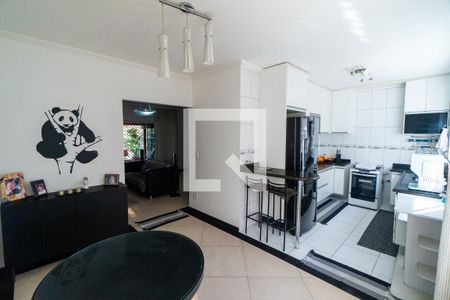 Casa à venda com 280m², 5 quartos e 3 vagas Casa à venda com 280m², 5 quartos e 3 vagasCozinha