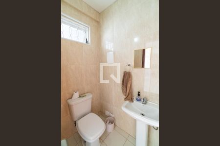 Casa à venda com 280m², 5 quartos e 3 vagas Casa à venda com 280m², 5 quartos e 3 vagasBanheiro de serviço