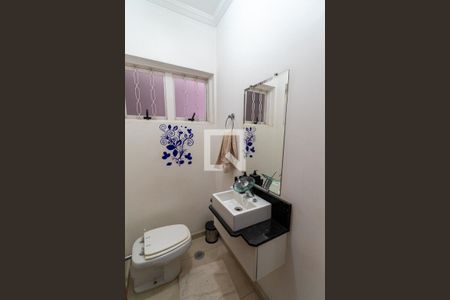 Casa à venda com 280m², 5 quartos e 3 vagas Casa à venda com 280m², 5 quartos e 3 vagasLavabo