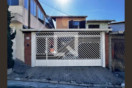 Casa à venda com 137m², 3 quartos e 2 vagasFachada