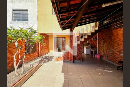 Casa à venda com 137m², 3 quartos e 2 vagasQuintal