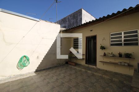 Casa à venda com 100m², 3 quartos e 2 vagasQuintal