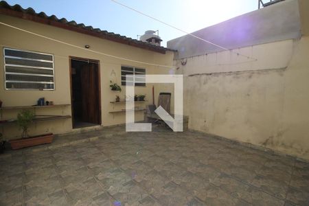 Casa à venda com 100m², 3 quartos e 2 vagasQuintal
