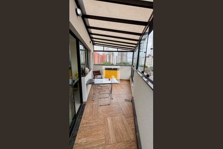 Apartamento à venda com 90m², 1 quarto e 2 vagas Apartamento à venda com 90m², 1 quarto e 2 vagasCobertura