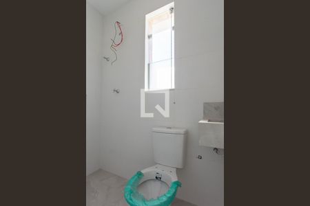 Casa à venda com 112m², 2 quartos e 1 vaga Casa à venda com 112m², 2 quartos e 1 vagaBanheiro