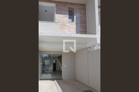 Casa à venda com 112m², 2 quartos e 1 vaga Casa à venda com 112m², 2 quartos e 1 vagaGaragem