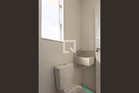 Casa à venda com 112m², 2 quartos e 1 vaga Casa à venda com 112m², 2 quartos e 1 vagaBanheiro