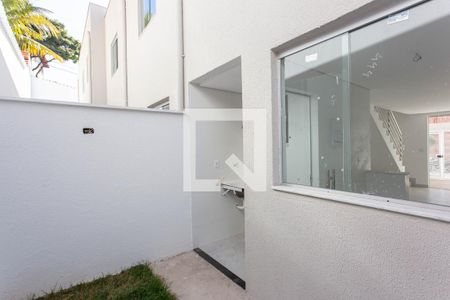 Casa à venda com 112m², 2 quartos e 1 vaga Casa à venda com 112m², 2 quartos e 1 vagaÁrea de serviço