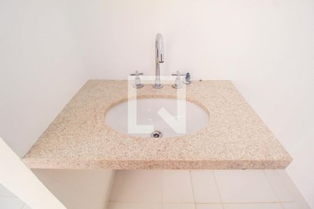 Casa à venda com 196m², 4 quartos e 2 vagas Casa à venda com 196m², 4 quartos e 2 vagasLavabo