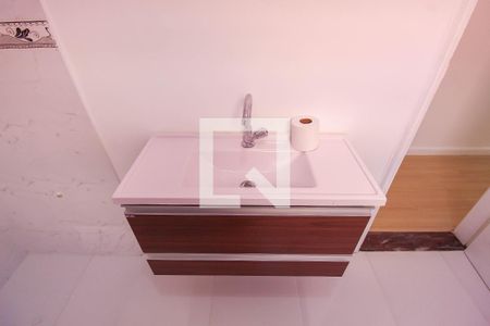 Casa à venda com 196m², 4 quartos e 2 vagas Casa à venda com 196m², 4 quartos e 2 vagasBanheiro