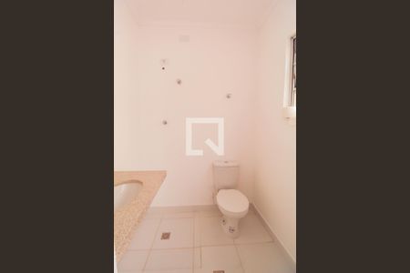 Casa à venda com 196m², 4 quartos e 2 vagas Casa à venda com 196m², 4 quartos e 2 vagasLavabo