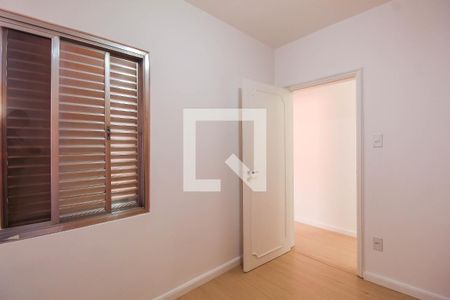 Casa à venda com 196m², 4 quartos e 2 vagas Casa à venda com 196m², 4 quartos e 2 vagasQuarto 2