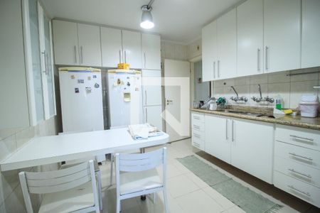 Apartamento à venda com 134m², 3 quartos e 2 vagas Apartamento à venda com 134m², 3 quartos e 2 vagasCozinha