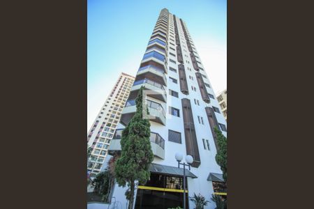 Apartamento à venda com 134m², 3 quartos e 2 vagas Apartamento à venda com 134m², 3 quartos e 2 vagasFachada