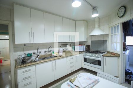 Apartamento à venda com 134m², 3 quartos e 2 vagas Apartamento à venda com 134m², 3 quartos e 2 vagasCozinha