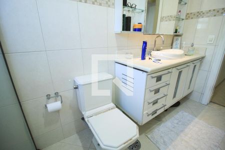 Apartamento à venda com 134m², 3 quartos e 2 vagas Apartamento à venda com 134m², 3 quartos e 2 vagasBanheiro