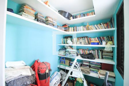 Apartamento à venda com 134m², 3 quartos e 2 vagas Apartamento à venda com 134m², 3 quartos e 2 vagasQuarto de Serviço