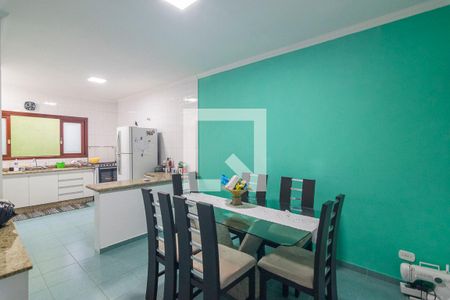 Casa à venda com 185m², 3 quartos e 3 vagas Casa à venda com 185m², 3 quartos e 3 vagasCopa